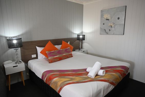 Deluxe King Spa Room