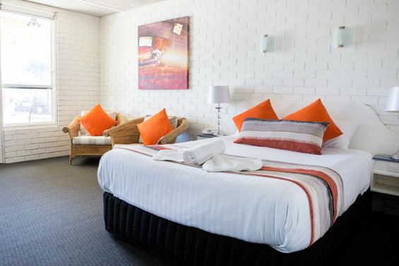 Deluxe King Spa Room