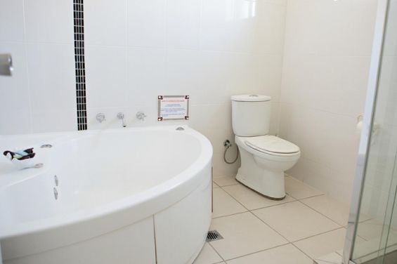 Deluxe King Spa Room